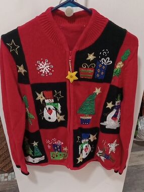 (541) Source Unknown,  Red & Black Festive Holiday Zip-Up Sweater